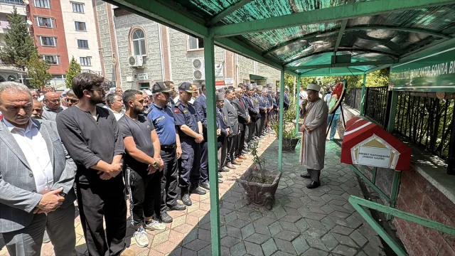 Karabük'te Kıbrıs Gazisi Hikmet Kapanşahin'e Duygusal Veda