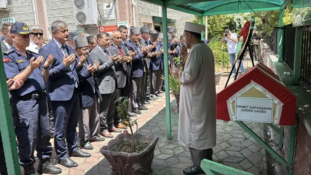 Karabük'te Kıbrıs Gazisi Hikmet Kapanşahin'e Duygusal Veda