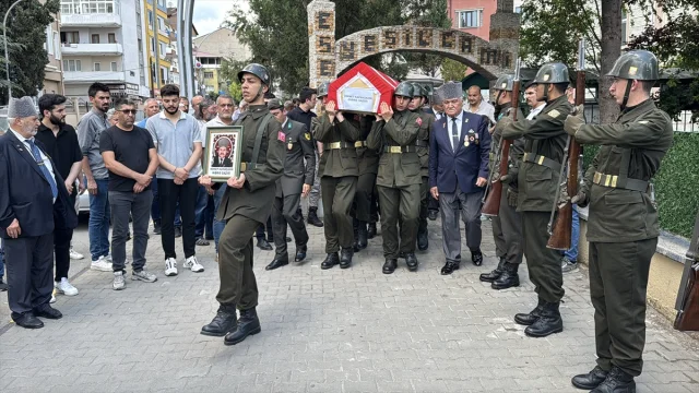 Karabük'te Kıbrıs Gazisi Hikmet Kapanşahin'e Duygusal Veda
