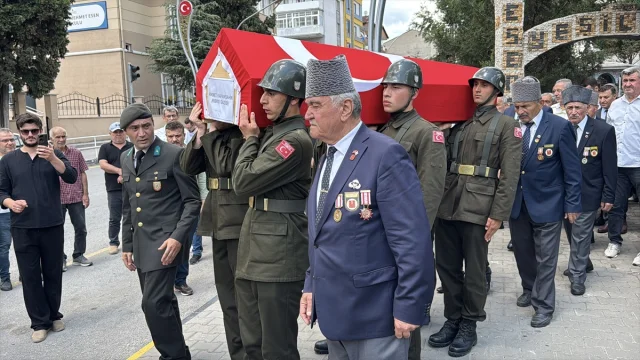 Karabük'te Kıbrıs Gazisi Hikmet Kapanşahin'e Duygusal Veda