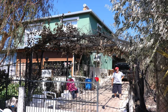 Seferihisar'da Yangın Faciadan Dönüştü: Yaşlı Çift ve Tavukl...