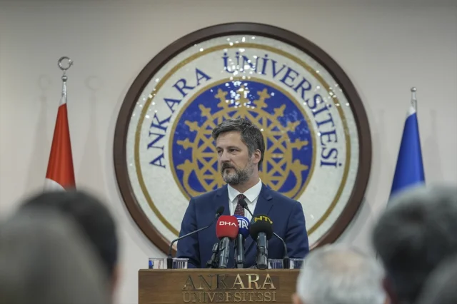 Rektör Ünüvar'a Macaristan'dan Önemli Şeref Madalyası