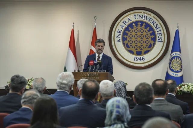 Rektör Ünüvar'a Macaristan'dan Önemli Şeref Madalyası