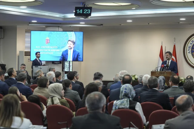 Rektör Ünüvar'a Macaristan'dan Önemli Şeref Madalyası
