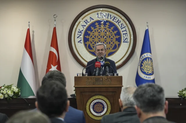 Rektör Ünüvar'a Macaristan'dan Önemli Şeref Madalyası