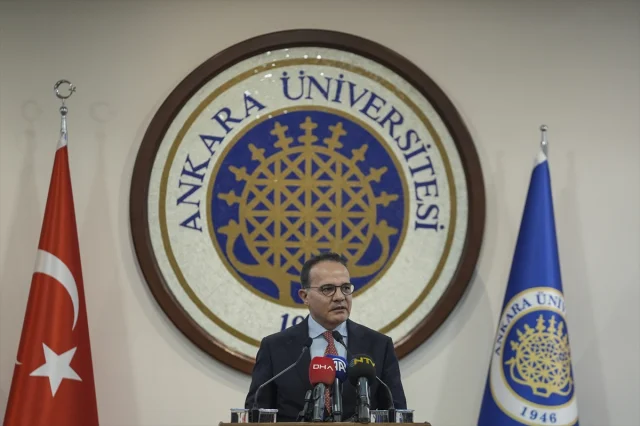 Rektör Ünüvar'a Macaristan'dan Önemli Şeref Madalyası