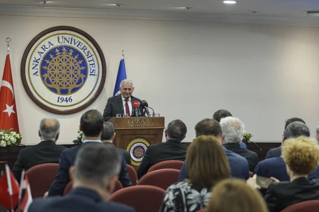 Rektör Ünüvar'a Macaristan'dan Önemli Şeref Madalyası