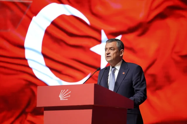 Özgür Özel İstanbul Toplantısında Konuştu: Karikatür Tartışm...