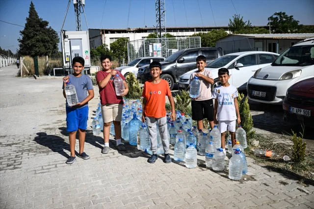 Hatay'da Orman Yangınına Minik Ellerden Büyük Destek