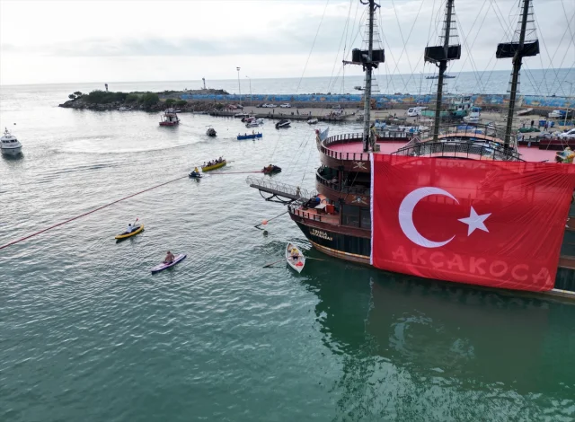 Akçakoca'da Coşkulu Denizcilik ve Kabotaj Bayramı Kutlaması