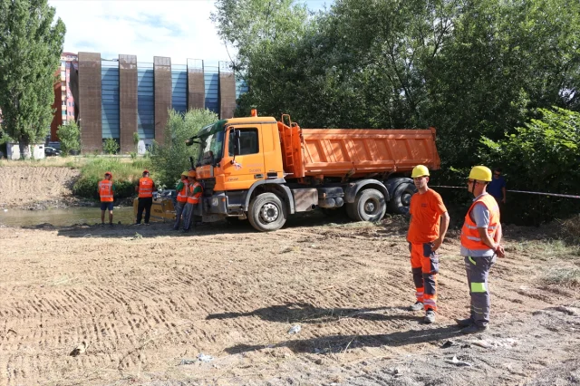 Mitroviça'da İbre Nehri Üzerine İki Yeni Köprü İnşaatı Başla...