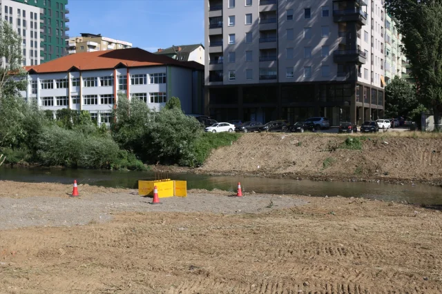 Mitroviça'da İbre Nehri Üzerine İki Yeni Köprü İnşaatı Başladı