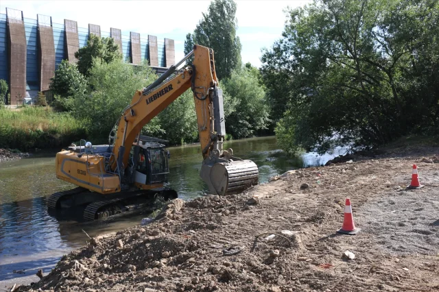 Mitroviça'da İbre Nehri Üzerine İki Yeni Köprü İnşaatı Başladı