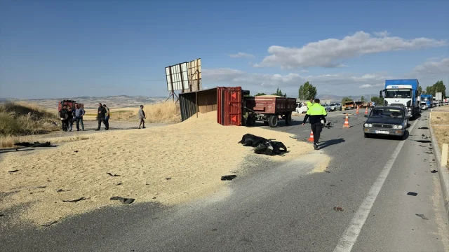 Amasya'da Trafik Kazası: Hafif Ticari Araç ve Traktör Çarpıştı