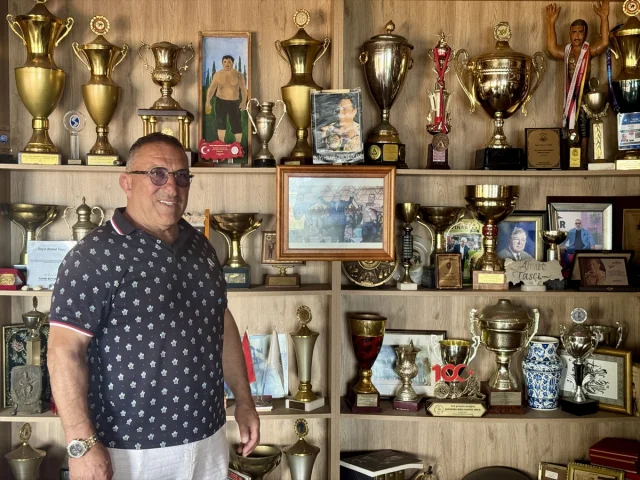 Başpehlivan Ahmet Taşçı'dan Zeybek'e Destek