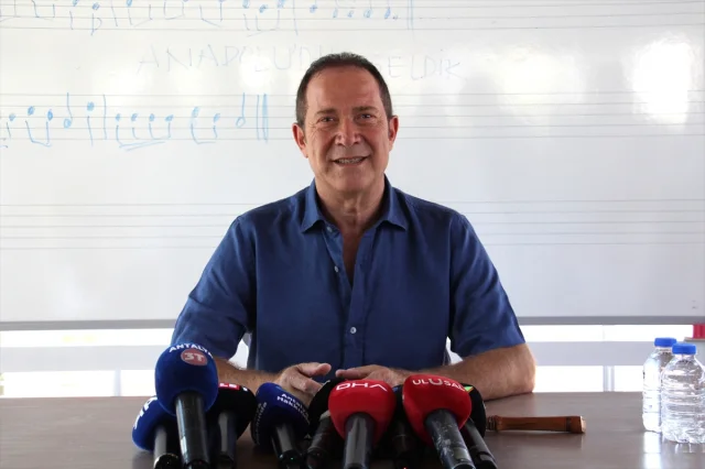 Sümer Ezgü: Müzik Kültürel Kimliğimizi Yansıtmalı