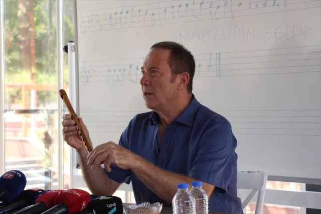 Sümer Ezgü: Müzik Kültürel Kimliğimizi Yansıtmalı