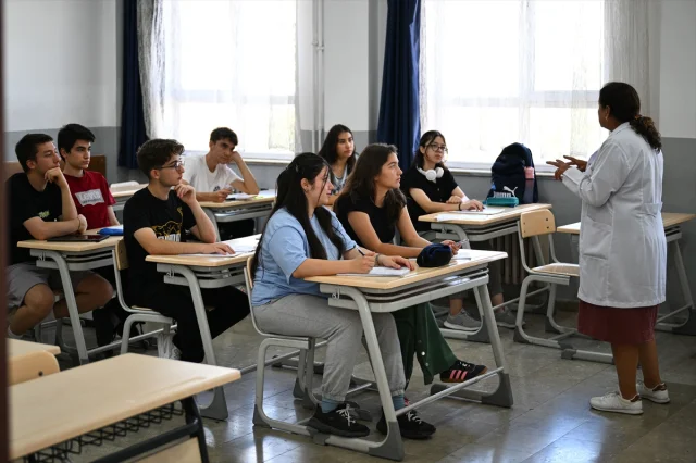 MEB'in Yaz Okullarıyla Eğitimde Yeni Fırsatlar