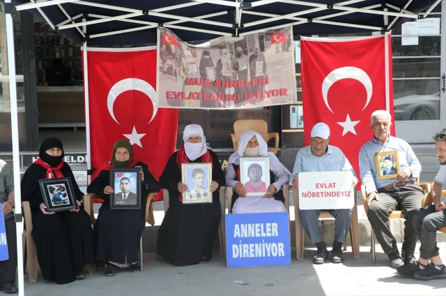 Muş'ta Ailelerin Direnişi Büyüyor: PKK'ya Kaçırılan Çocukları İçin Eylem Sürecek