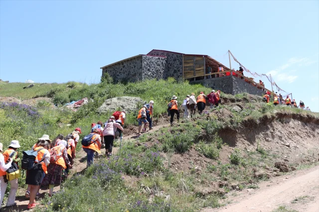 Ağrı Dağı'nda Kadın Kampı: Balık Gölü'nde Unutulmaz Anlar