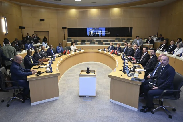 Türkiye ile Angola Arasında Ticaret Hedefi Büyüyor