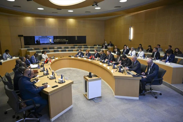 Türkiye ile Angola Arasında Ticaret Hedefi Büyüyor