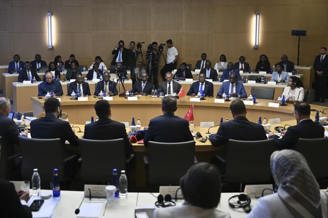 Türkiye ile Angola Arasında Ticaret Hedefi Büyüyor