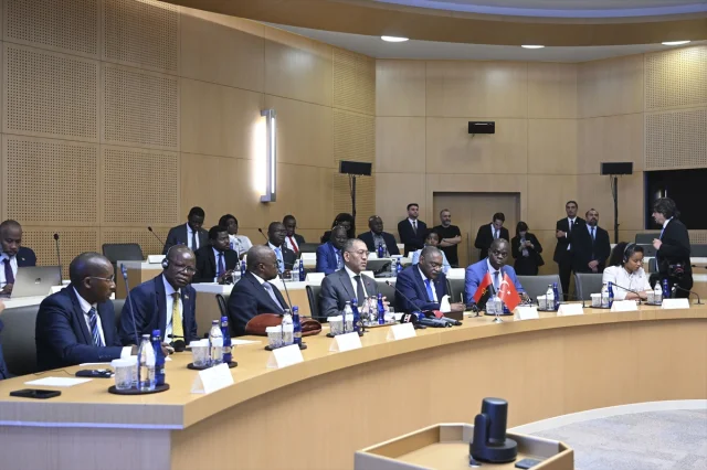 Türkiye ile Angola Arasında Ticaret Hedefi Büyüyor