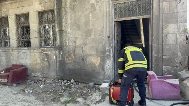 Kayseri'de Hareketli Dakikalar: Yangında Mahsur Kalanlar Kurtarıldı