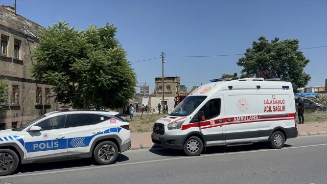 Kayseri'de Hareketli Dakikalar: Yangında Mahsur Kalanlar Kurtarıldı