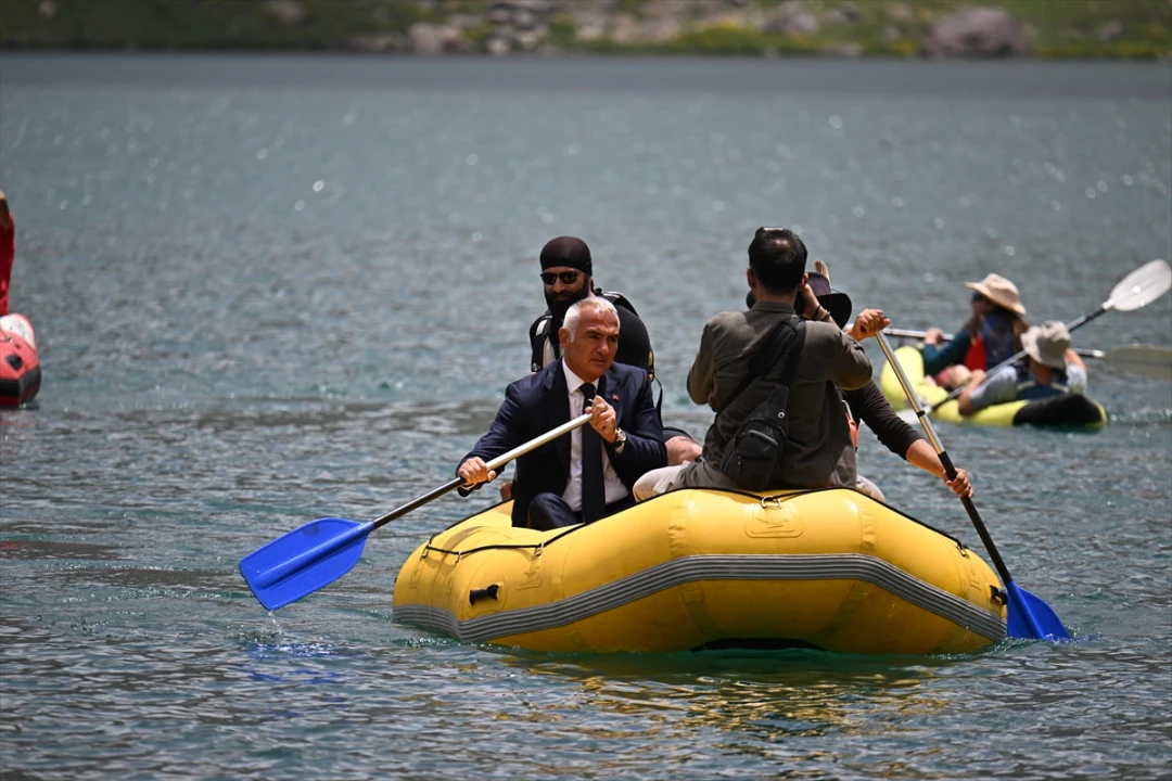Bakan Ersoy Hakkari'nin Turizm Potansiyelini Keşfetti