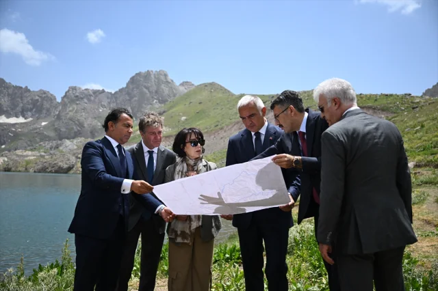 Bakan Ersoy Hakkari'nin Turizm Potansiyelini Keşfetti