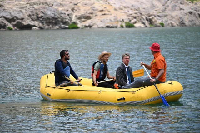 Bakan Ersoy Hakkari'nin Turizm Potansiyelini Keşfetti