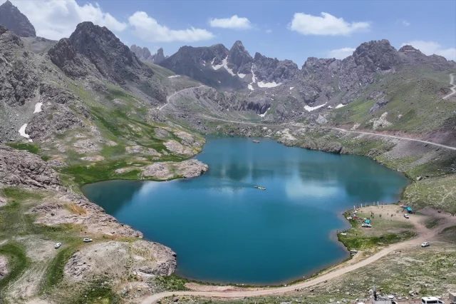 Bakan Ersoy Hakkari'nin Turizm Potansiyelini Keşfetti