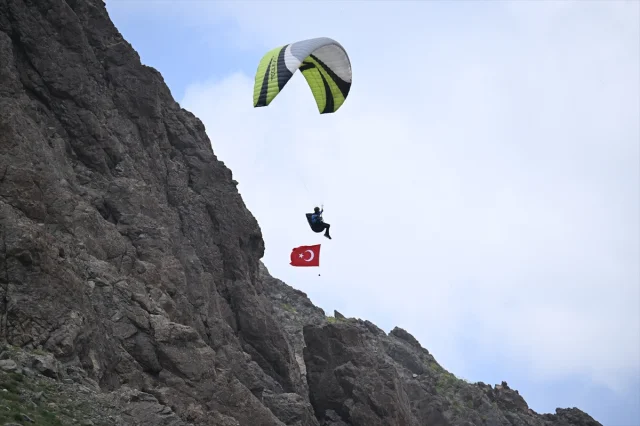 Bakan Ersoy Hakkari'nin Turizm Potansiyelini Keşfetti