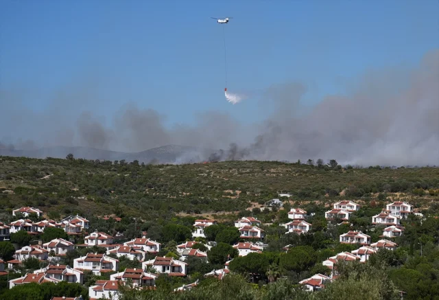 Çeşme'de Orman Yangınları Yeniden Yükseliyor: Ekipler Teyakk...