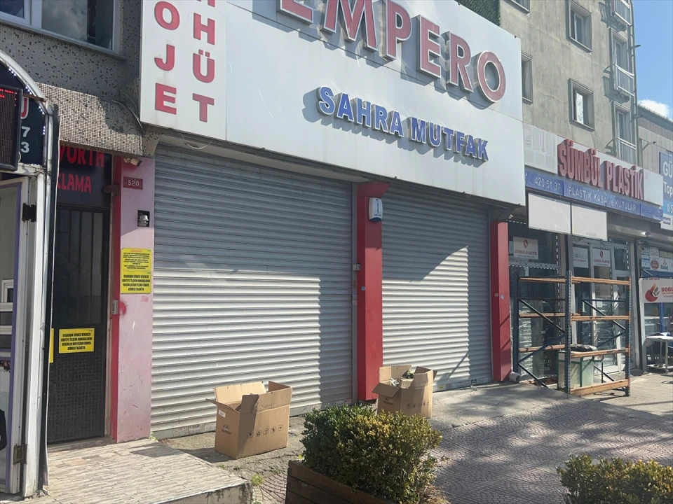 Ümraniye'deki İş Yerine El Bombalı Saldırı Panik Yarattı