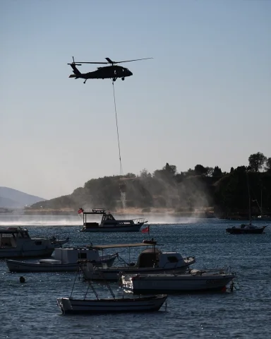 Çeşme'de Başlayan Orman Yangınına Yoğun Müdahale