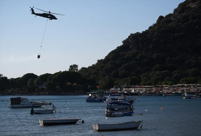 Çeşme'de Başlayan Orman Yangınına Yoğun Müdahale