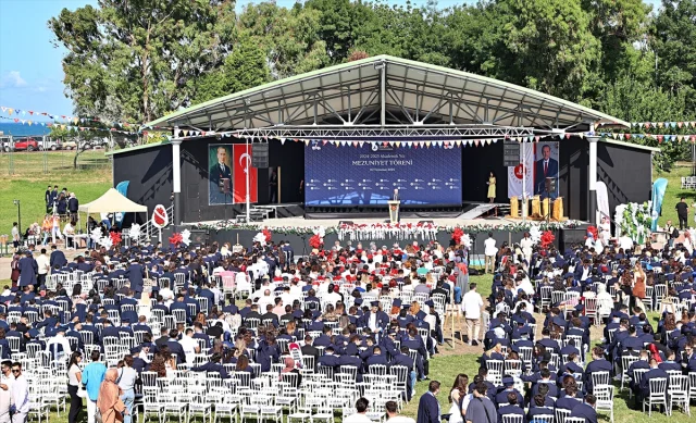 Samsun Üniversitesi'nin 7. Yılında Gururlu Mezuniyet Töreni