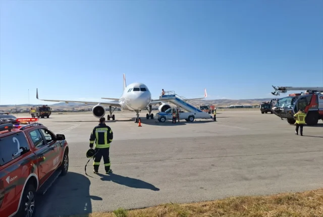AirArabia Uçağı Ankara'da Acil İniş Yaptı: Korkutan Anlar