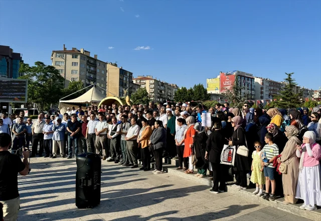 Kayseri ve Kırşehir'de Karikatür Provokasyonuna Tepkiler Yükseliyor
