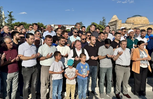 Kayseri ve Kırşehir'de Karikatür Provokasyonuna Tepkiler Yükseliyor