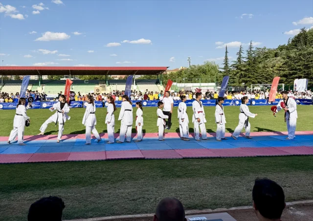 Kayseri ve Kırşehir'de Spor Seferberliği: GSB Spor Okulları Coşkuyla Açıldı