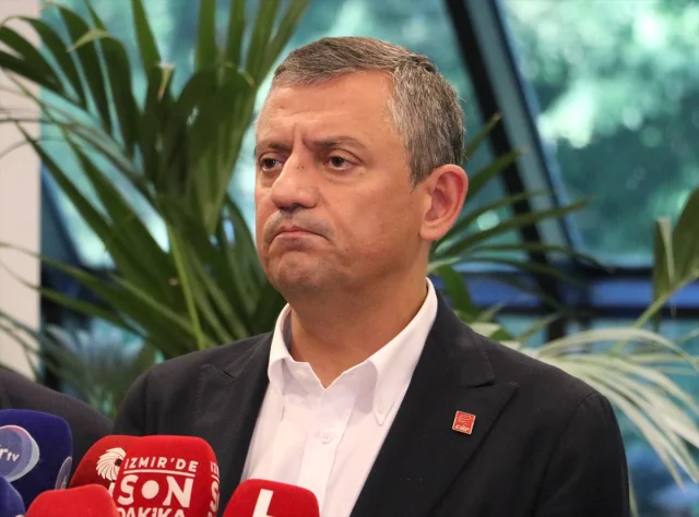 CHP Liderinden İzmir Büyükşehir Belediyesine Kritik Ziyaret