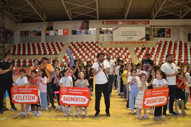 Muş ve Bitlis'te Gençlik Spor Okulları Coşkuyla Açıldı