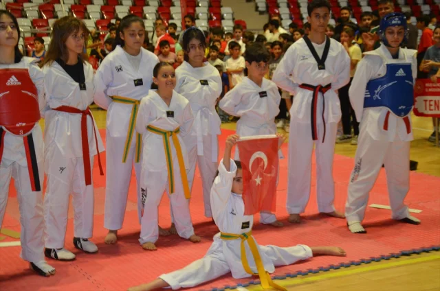 Muş ve Bitlis'te Gençlik Spor Okulları Coşkuyla Açıldı