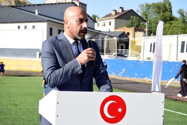 Muş ve Bitlis'te Gençlik Spor Okulları Coşkuyla Açıldı