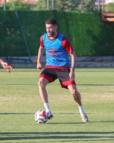 Göztepe Sezon Hazırlıklarına Hız Kesmeden Devam Ediyor