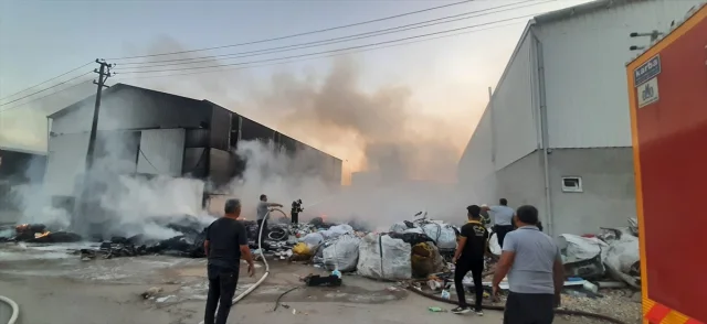 Burdur'da Motosiklet Yangını İşletmeye Sıçradı ve Kontrol Altına Alındı
